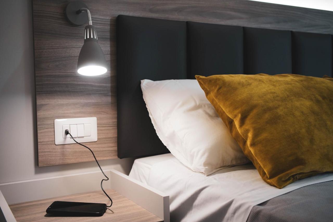 Yeasy Smart Rooms Cefalu Exterior photo